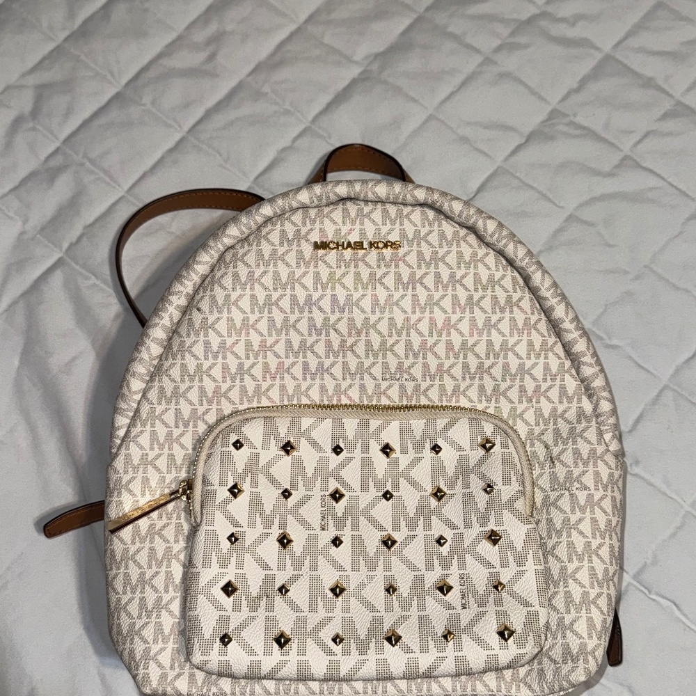 🎒 Michael Kors MK Logo Backpack with Gold Studs – Vanilla Monogram